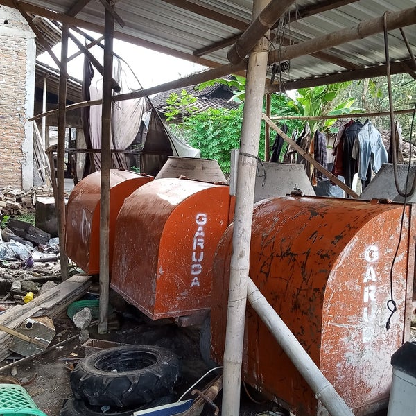 Warunge Darno: Your Go-To Spot for Shopping and Molen Rentals in Cilacap